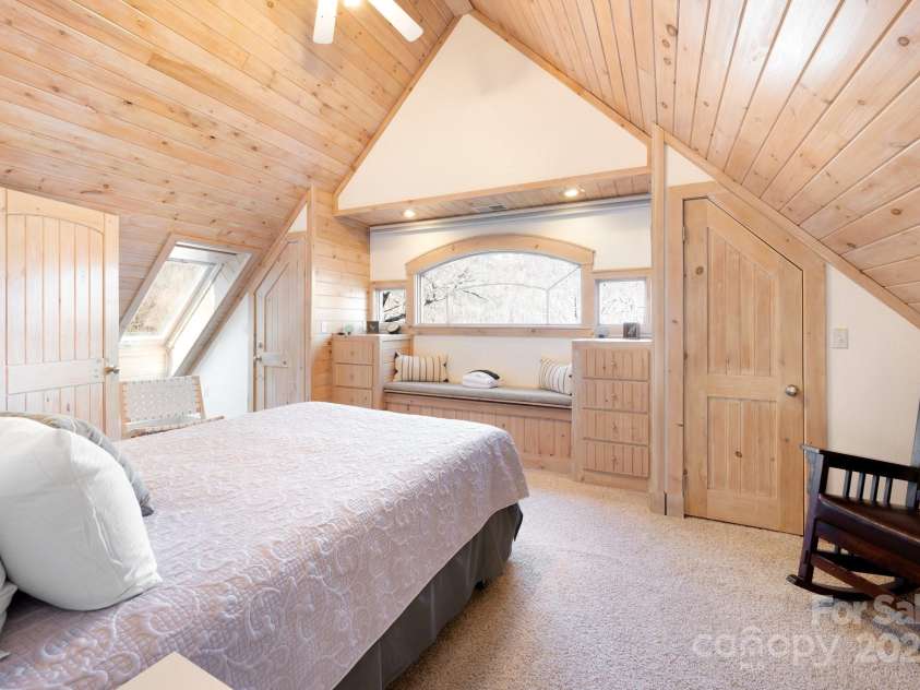 18 Wood Haven Lane, Black Mountain, NC 28711.  MLS# CAR4228903, YatesRealty ID 4007. Plenty of Closets in All Bedrooms