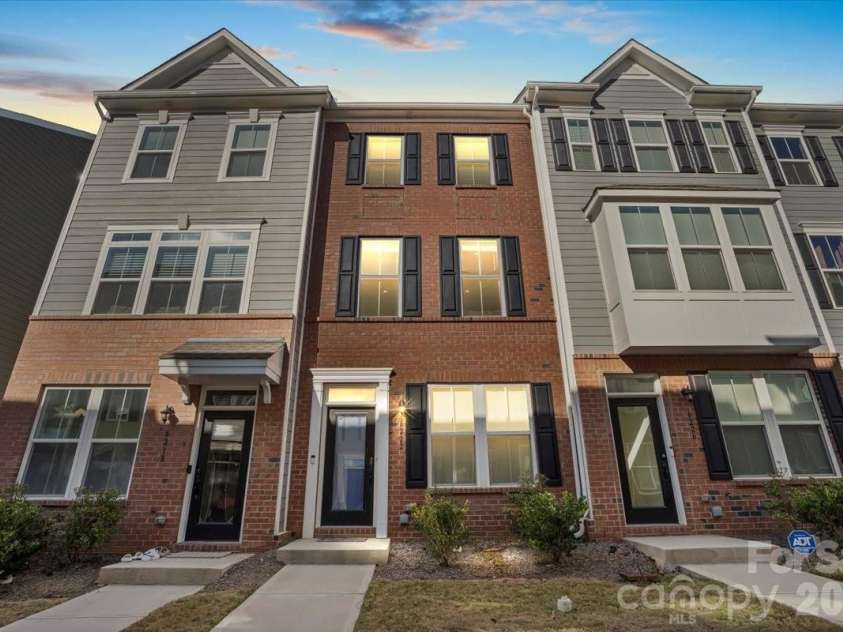6222 Cleburne Court, Charlotte, NC 28217.  MLS# CAR4334877, YatesRealty ID 4007. 