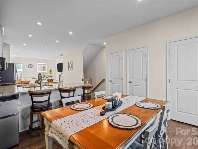 6222 Cleburne Court, Charlotte, NC 28217.  MLS# CAR4334877, YatesRealty ID 4007. 