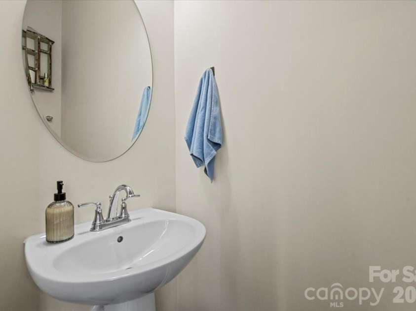 6222 Cleburne Court, Charlotte, NC 28217.  MLS# CAR4334877, YatesRealty ID 4007. Main floor half bath