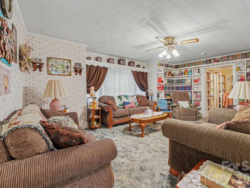 5203 Winton Street, Kannapolis, NC 28081.  MLS# CAR4408160, YatesRealty ID 40070. 