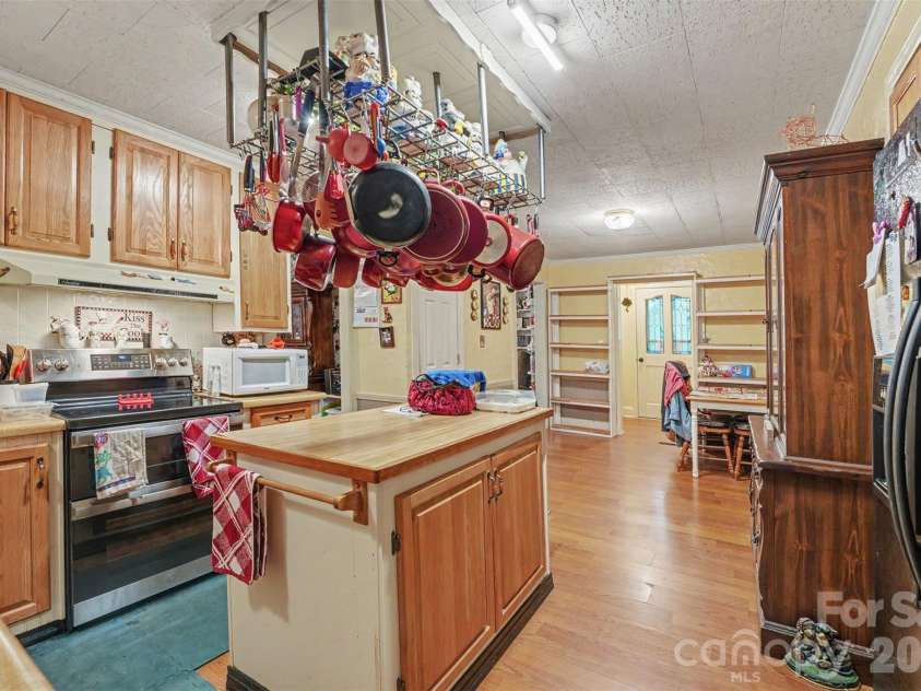 5203 Winton Street, Kannapolis, NC 28081.  MLS# CAR4408160, YatesRealty ID 40070. 
