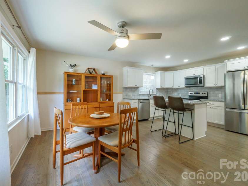 200 Point Circle, Belmont, NC 28012.  MLS# CAR4406314, YatesRealty ID 40072. 