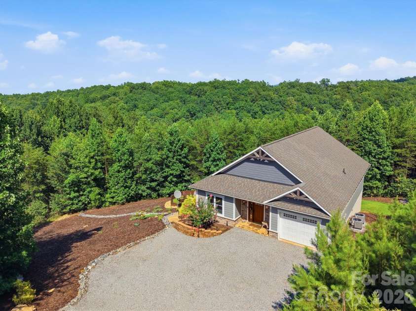 47 Pleasant Ridge Trail, Nebo, NC 28761.  MLS# CAR4405959, YatesRealty ID 40073. 