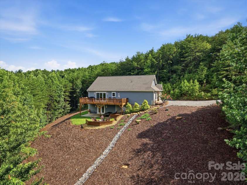 47 Pleasant Ridge Trail, Nebo, NC 28761.  MLS# CAR4405959, YatesRealty ID 40073. 