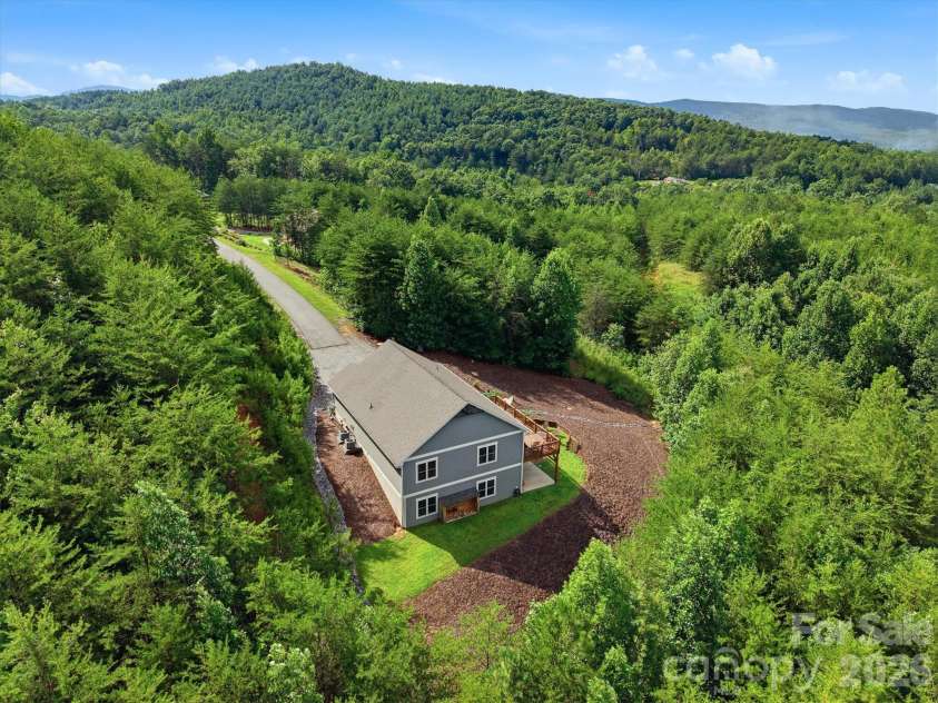 47 Pleasant Ridge Trail, Nebo, NC 28761.  MLS# CAR4405959, YatesRealty ID 40073. 
