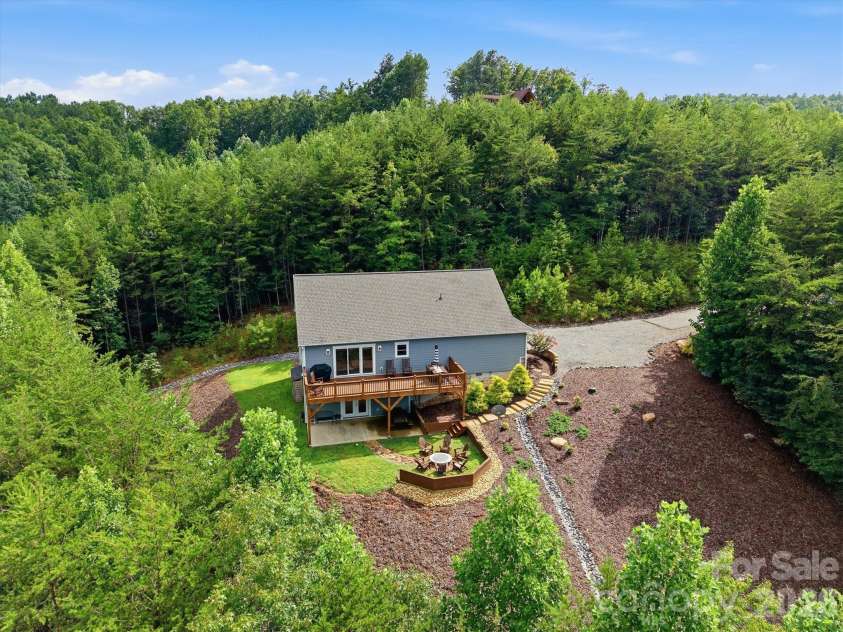 47 Pleasant Ridge Trail, Nebo, NC 28761.  MLS# CAR4405959, YatesRealty ID 40073. 