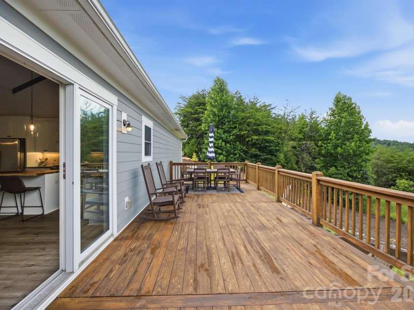 47 Pleasant Ridge Trail, Nebo, NC 28761.  MLS# CAR4405959, YatesRealty ID 40073. 