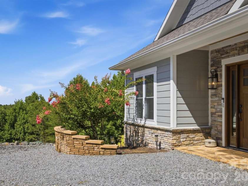 47 Pleasant Ridge Trail, Nebo, NC 28761.  MLS# CAR4405959, YatesRealty ID 40073. 