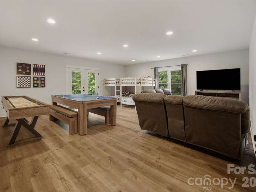 47 Pleasant Ridge Trail, Nebo, NC 28761.  MLS# CAR4405959, YatesRealty ID 40073. 
