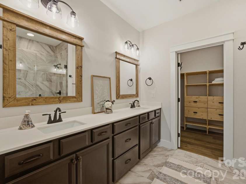 47 Pleasant Ridge Trail, Nebo, NC 28761.  MLS# CAR4405959, YatesRealty ID 40073. Primary Bathroom