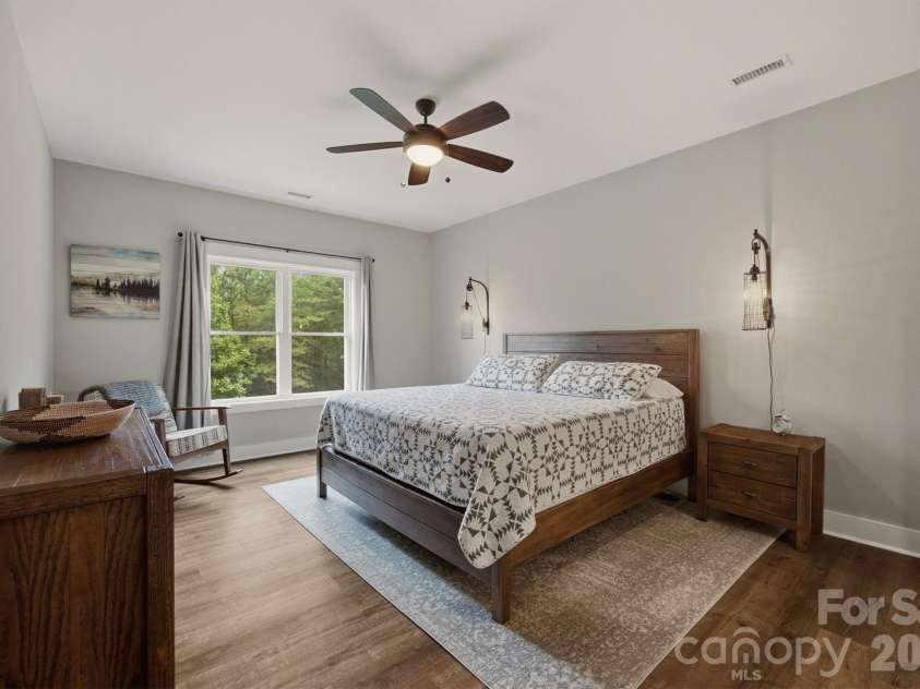 47 Pleasant Ridge Trail, Nebo, NC 28761.  MLS# CAR4405959, YatesRealty ID 40073. Primary En-Suite on Main Floor