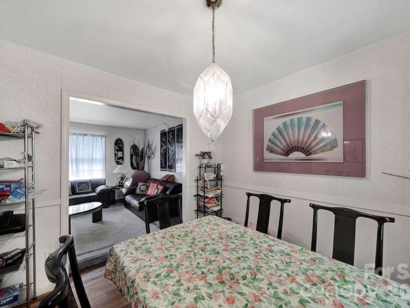 6010 Red Carriage Lane, Charlotte, NC 28212.  MLS# CAR4407873, YatesRealty ID 40075. 