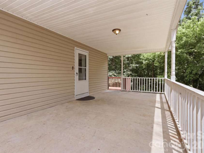 106 Arlington Avenue, Jonesville, NC 28642.  MLS# CAR4408147, YatesRealty ID 40077. 