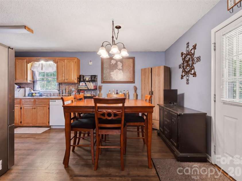 106 Arlington Avenue, Jonesville, NC 28642.  MLS# CAR4408147, YatesRealty ID 40077. 