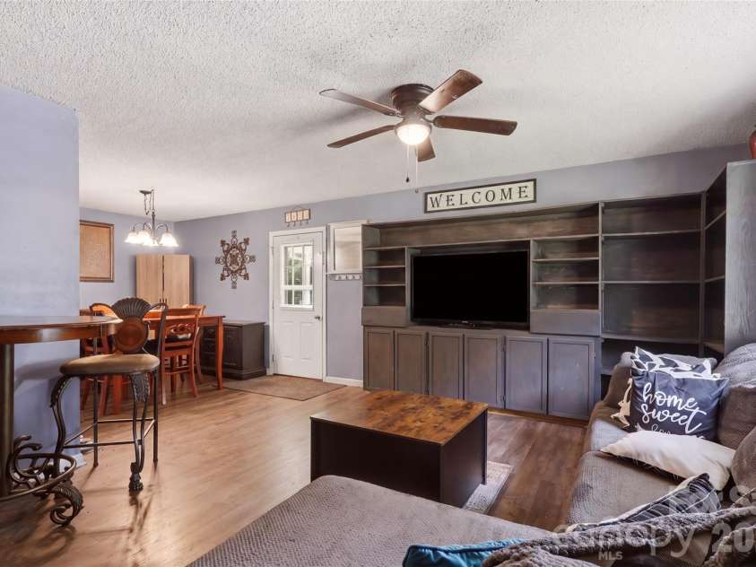 106 Arlington Avenue, Jonesville, NC 28642.  MLS# CAR4408147, YatesRealty ID 40077. 