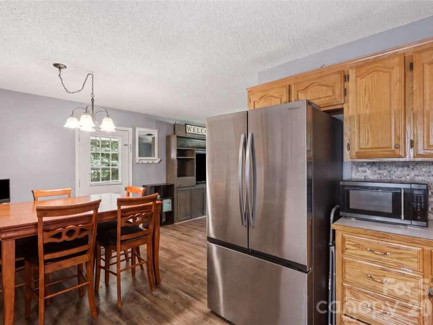 106 Arlington Avenue, Jonesville, NC 28642.  MLS# CAR4408147, YatesRealty ID 40077. 