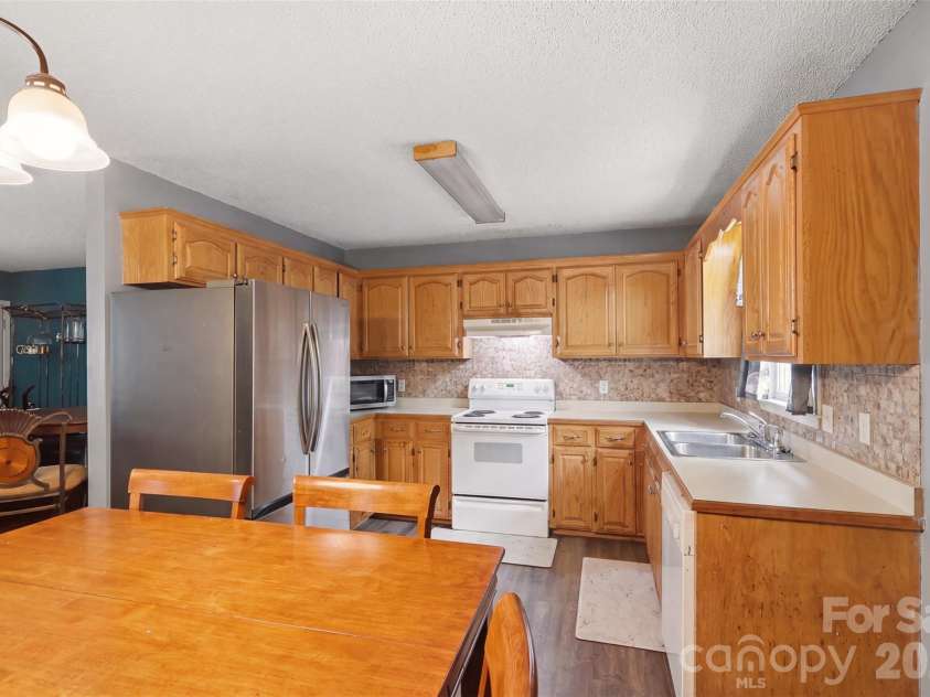 106 Arlington Avenue, Jonesville, NC 28642.  MLS# CAR4408147, YatesRealty ID 40077. 