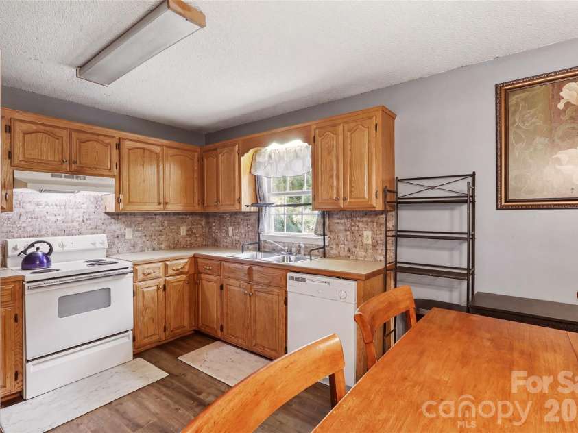 106 Arlington Avenue, Jonesville, NC 28642.  MLS# CAR4408147, YatesRealty ID 40077. 