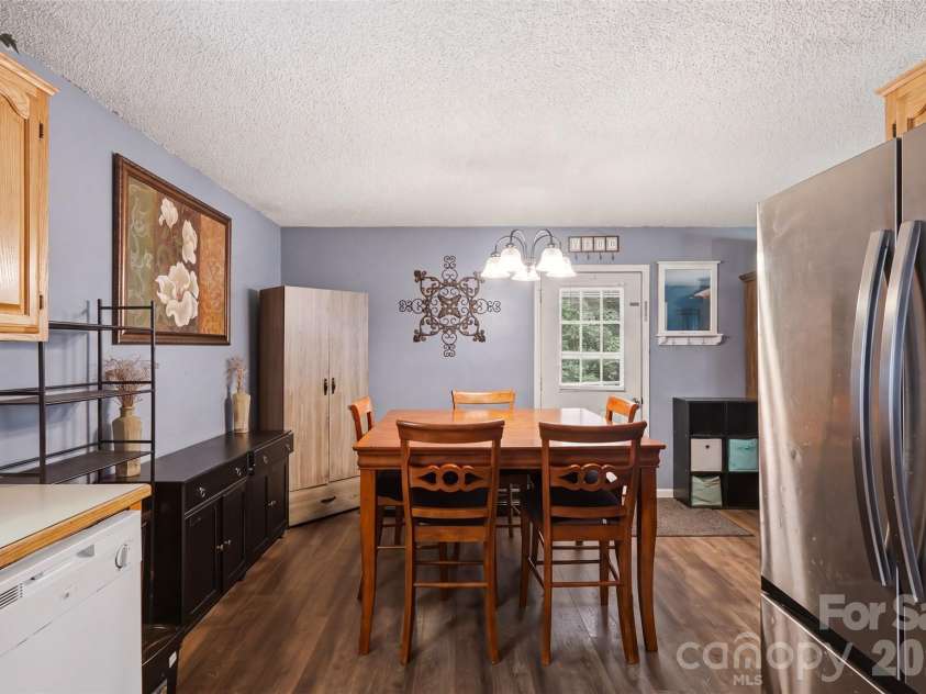 106 Arlington Avenue, Jonesville, NC 28642.  MLS# CAR4408147, YatesRealty ID 40077. 
