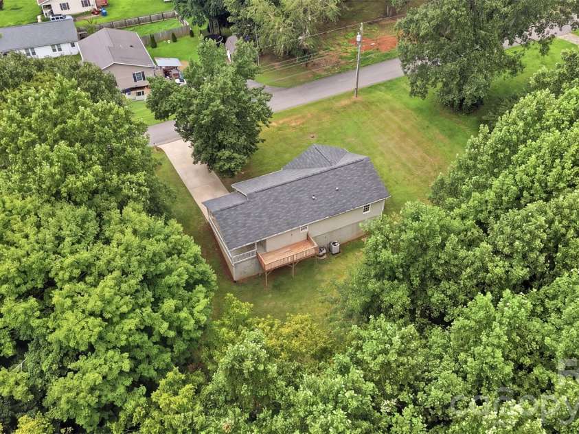 106 Arlington Avenue, Jonesville, NC 28642.  MLS# CAR4408147, YatesRealty ID 40077. 