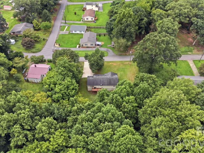 106 Arlington Avenue, Jonesville, NC 28642.  MLS# CAR4408147, YatesRealty ID 40077. 