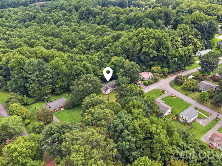 106 Arlington Avenue, Jonesville, NC 28642.  MLS# CAR4408147, YatesRealty ID 40077. 
