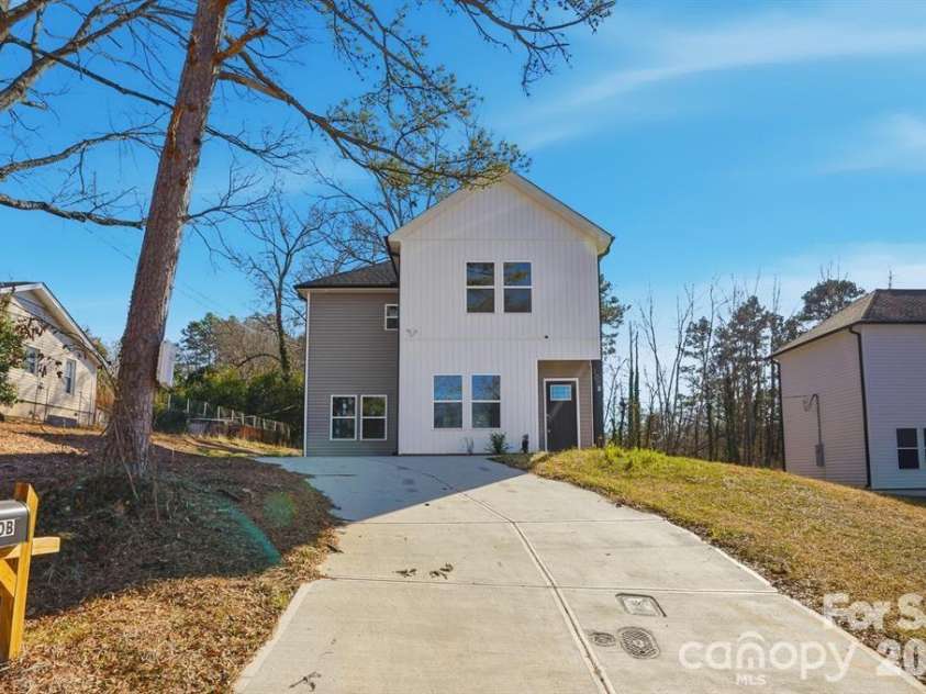 100 Boyette Drive, Albemarle, NC 28001.  MLS# CAR4408284, YatesRealty ID 40078. 