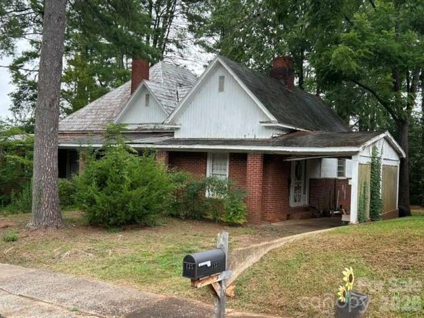 129 Pine Street, Rutherfordton, NC 28139.  MLS# CAR4403126, YatesRealty ID 40079. 
