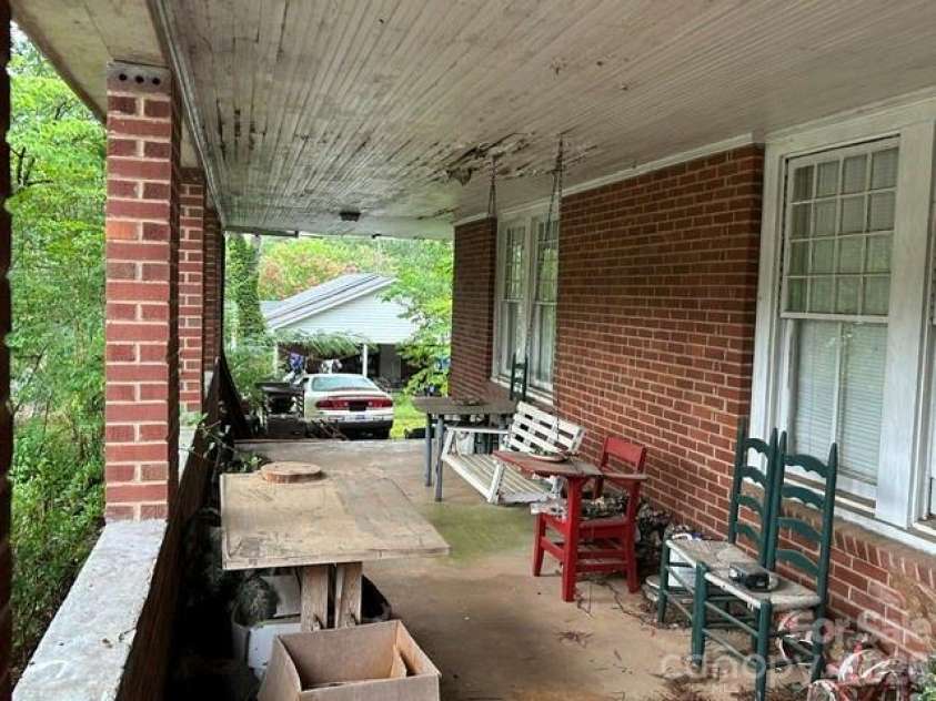 129 Pine Street, Rutherfordton, NC 28139.  MLS# CAR4403126, YatesRealty ID 40079. 