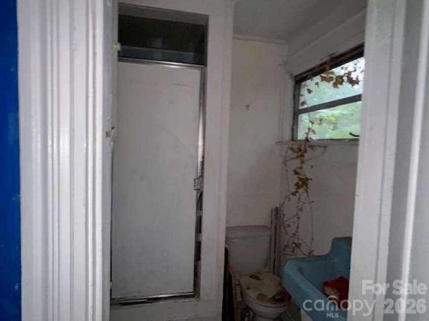 129 Pine Street, Rutherfordton, NC 28139.  MLS# CAR4403126, YatesRealty ID 40079. 
