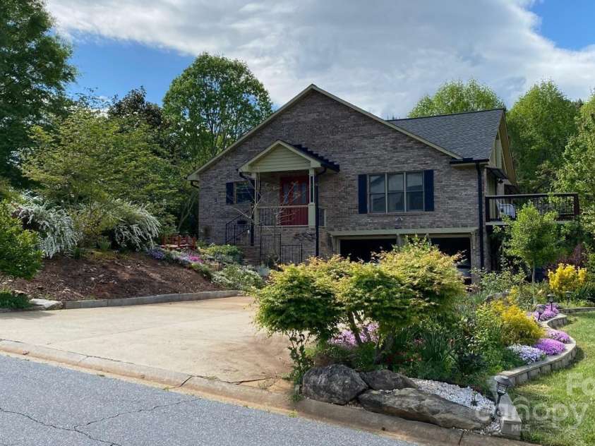 108 Outside Loop Lane, Mooresville, NC 28117.  MLS# CAR4228634, YatesRealty ID 4008. 