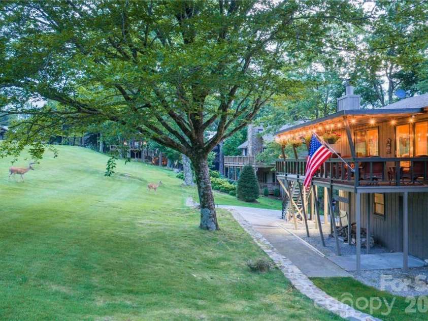 107 Grassy Gap Loop Road, Beech Mountain, NC 28604.  MLS# CAR4408142, YatesRealty ID 40082. 