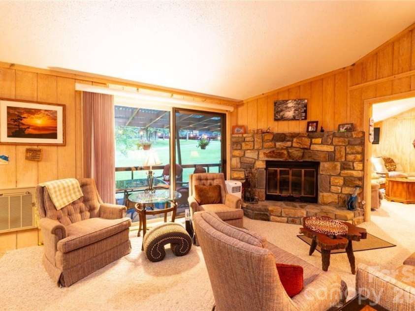 107 Grassy Gap Loop Road, Beech Mountain, NC 28604.  MLS# CAR4408142, YatesRealty ID 40082. 