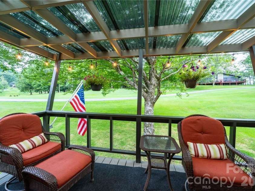 107 Grassy Gap Loop Road, Beech Mountain, NC 28604.  MLS# CAR4408142, YatesRealty ID 40082. 