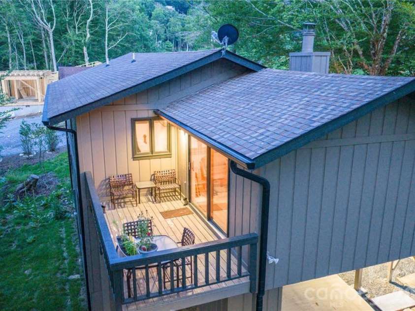 107 Grassy Gap Loop Road, Beech Mountain, NC 28604.  MLS# CAR4408142, YatesRealty ID 40082. 