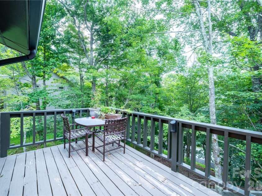 107 Grassy Gap Loop Road, Beech Mountain, NC 28604.  MLS# CAR4408142, YatesRealty ID 40082. 