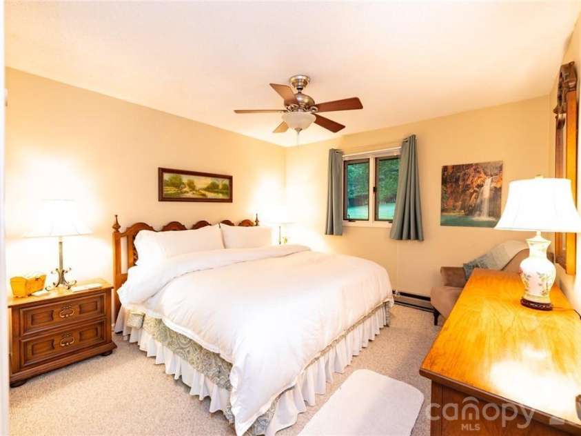 107 Grassy Gap Loop Road, Beech Mountain, NC 28604.  MLS# CAR4408142, YatesRealty ID 40082. 