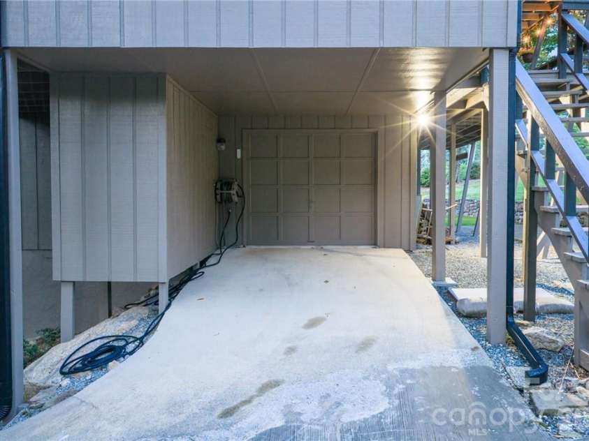 107 Grassy Gap Loop Road, Beech Mountain, NC 28604.  MLS# CAR4408142, YatesRealty ID 40082. 