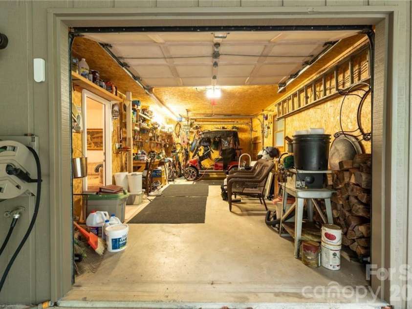 107 Grassy Gap Loop Road, Beech Mountain, NC 28604.  MLS# CAR4408142, YatesRealty ID 40082. 