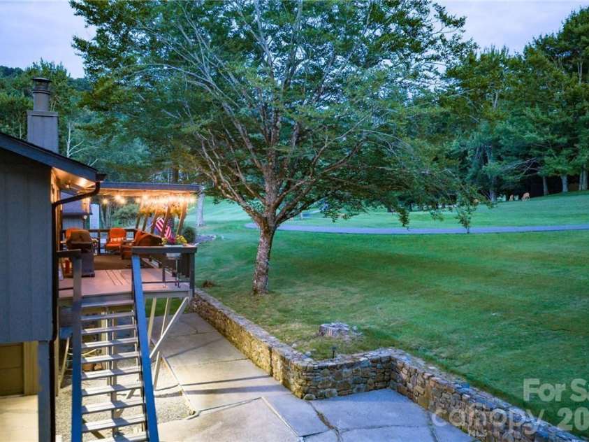 107 Grassy Gap Loop Road, Beech Mountain, NC 28604.  MLS# CAR4408142, YatesRealty ID 40082. 