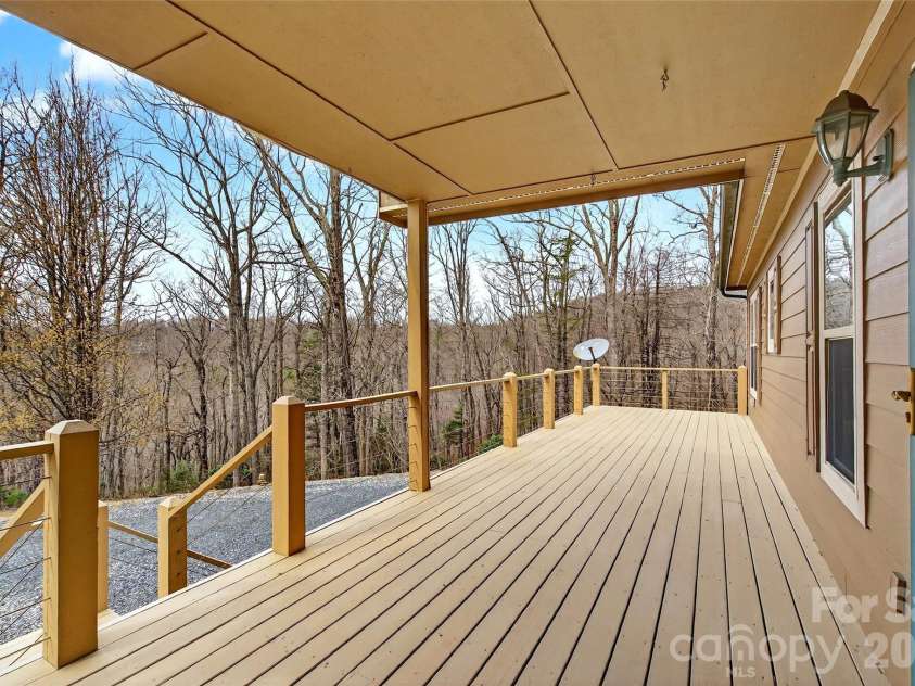 600 Sassafras Drive, Spruce Pine, NC 28777.  MLS# CAR4408347, YatesRealty ID 40083. 