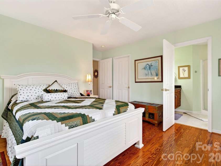 600 Sassafras Drive, Spruce Pine, NC 28777.  MLS# CAR4408347, YatesRealty ID 40083. 