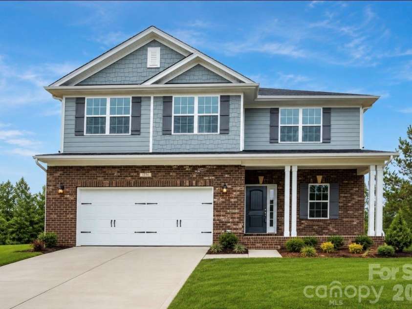 123 Bunker Hill Lane, Statesville, NC 28677.  MLS# CAR4408443, YatesRealty ID 40088. 