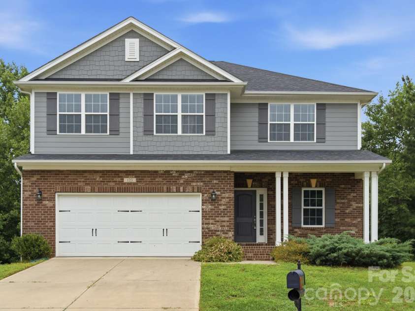 123 Bunker Hill Lane, Statesville, NC 28677.  MLS# CAR4408443, YatesRealty ID 40088. 