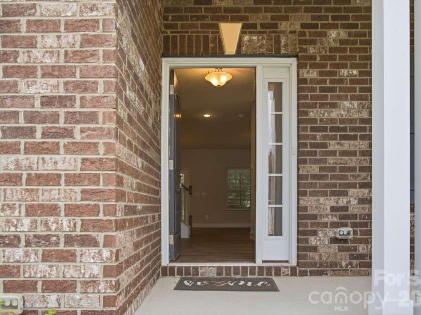123 Bunker Hill Lane, Statesville, NC 28677.  MLS# CAR4408443, YatesRealty ID 40088. 
