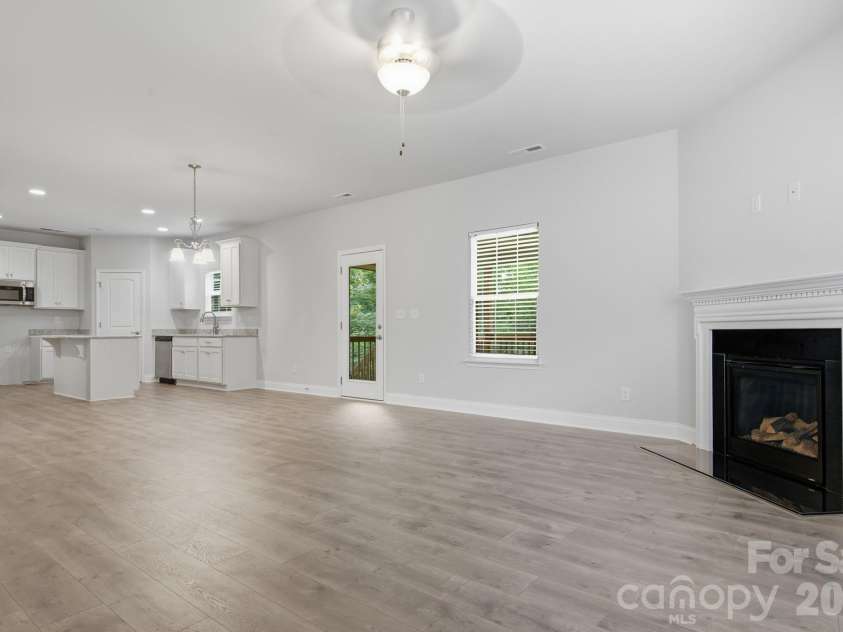123 Bunker Hill Lane, Statesville, NC 28677.  MLS# CAR4408443, YatesRealty ID 40088. 