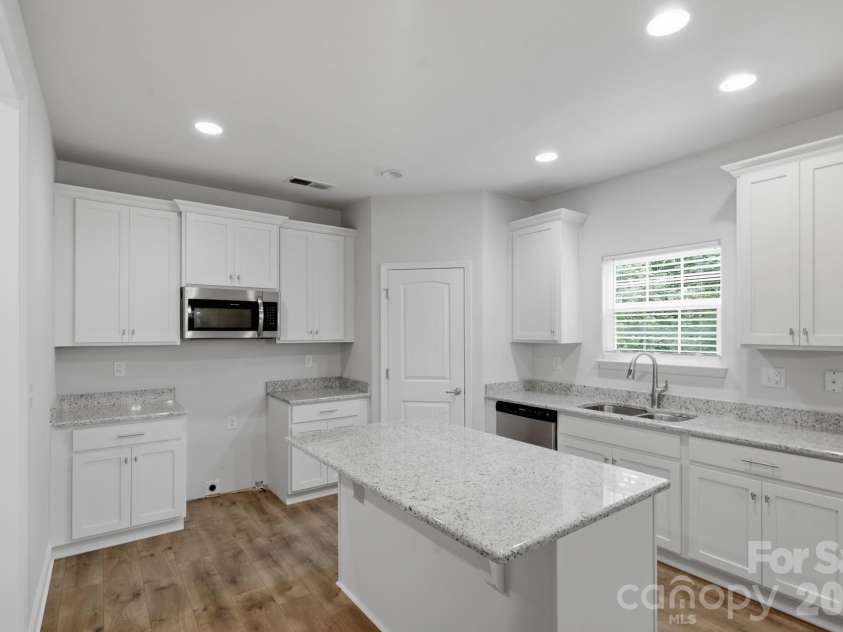 123 Bunker Hill Lane, Statesville, NC 28677.  MLS# CAR4408443, YatesRealty ID 40088. 