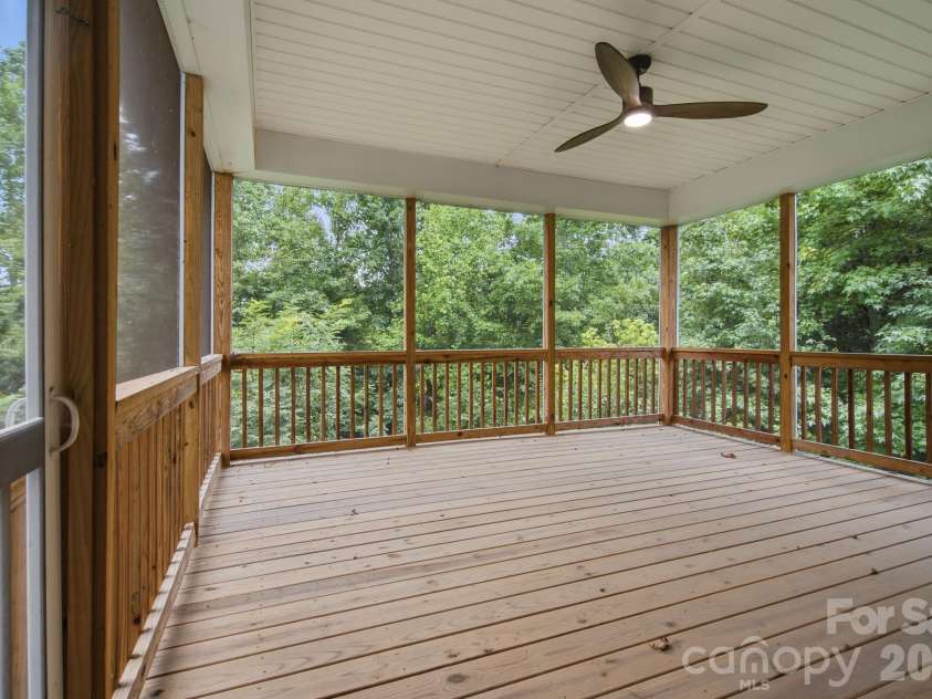 123 Bunker Hill Lane, Statesville, NC 28677.  MLS# CAR4408443, YatesRealty ID 40088. 