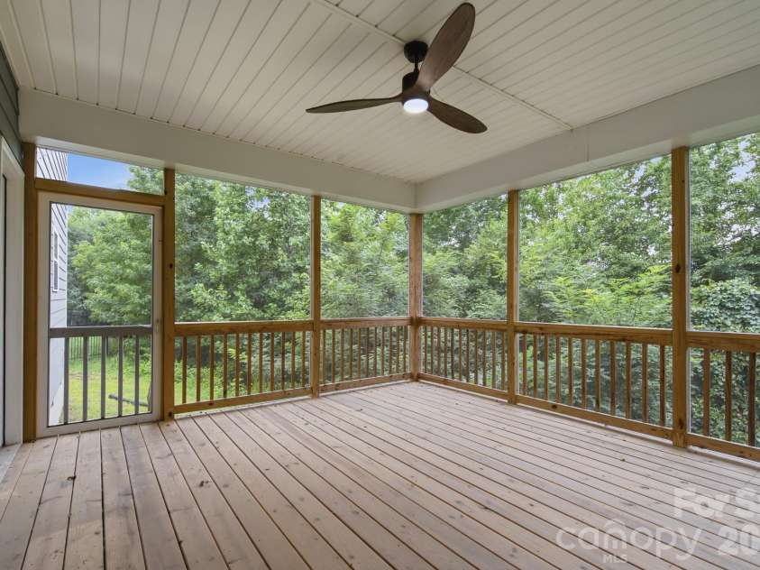123 Bunker Hill Lane, Statesville, NC 28677.  MLS# CAR4408443, YatesRealty ID 40088. 